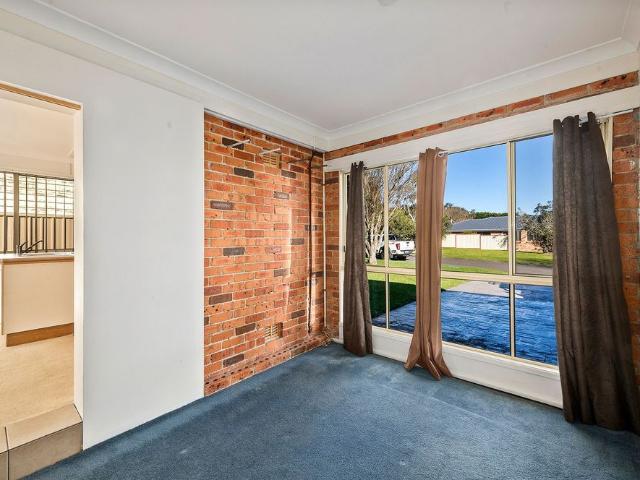 Comfortable Flat with Private Courtyard