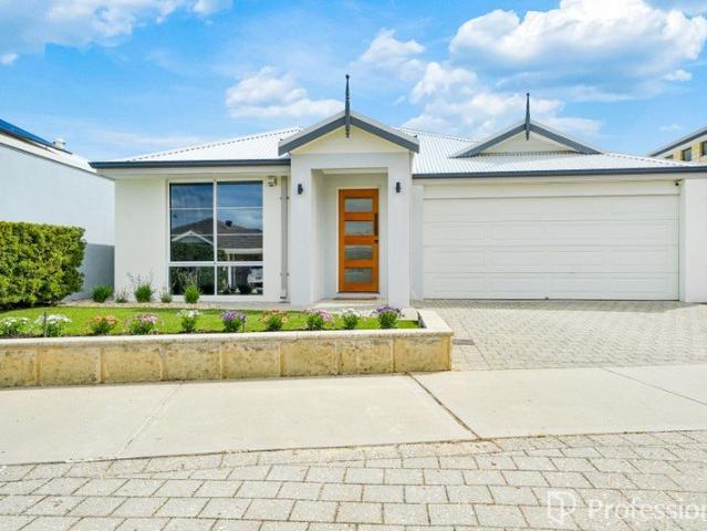 Comfortable, flexible living near the coast!
