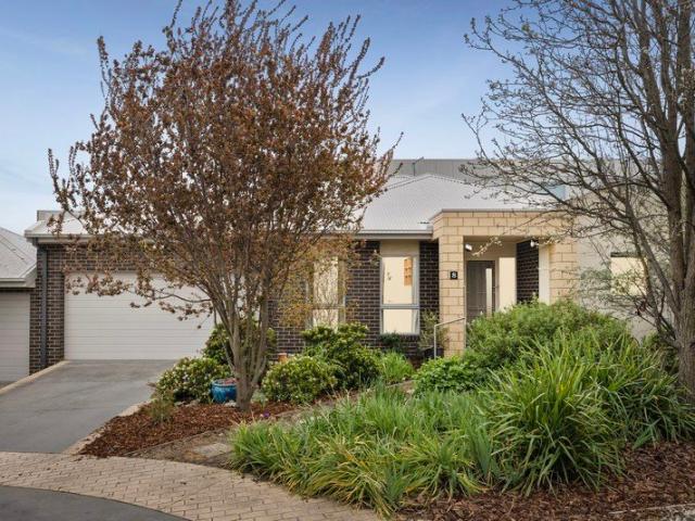 Comfortable, Fresh & Perfectly Positioned in the Heart of Sunbury !