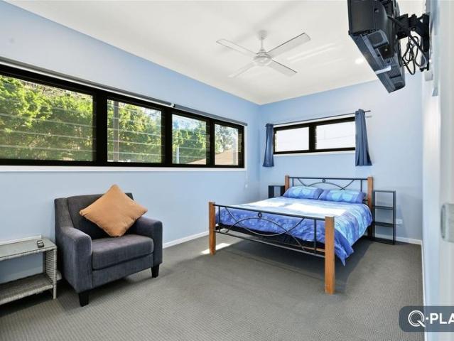 Comfortable & Fully Furnished Downstairs Living – All Bills Included!