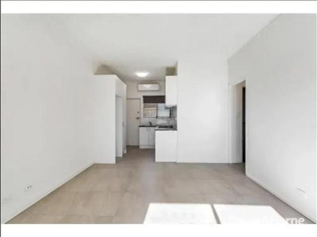 Comfortable Ground Floor Living in a Convenient Location
