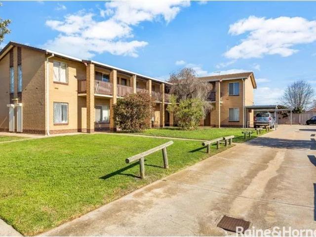 Comfortable Ground Floor Living in a Convenient Location