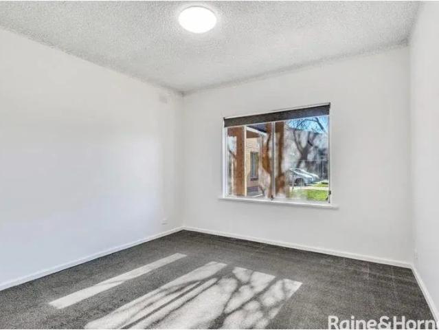 Comfortable Ground Floor Living in a Convenient Location