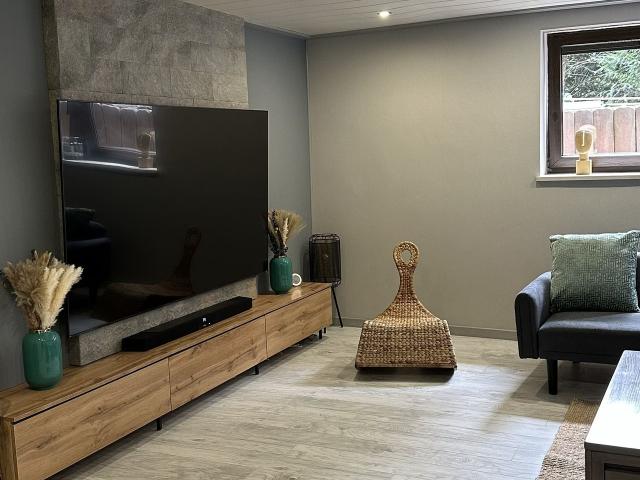 Comfortable Hideaway in Solingen’s Heart – Tastefully Furnished Basement Flat, Solingen Amsterdam Apartments for Rent