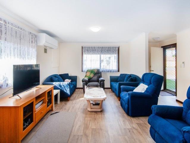 Comfortable Home and walk to town Centre