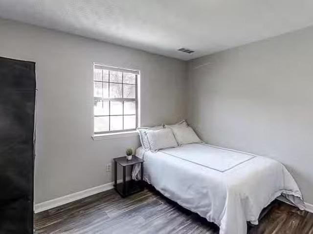 Comfortable Home in Morning Creek Monthly Cleaning Secure Co.