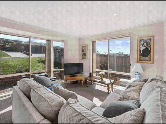 Comfortable home in a quite area of Austins Ferry