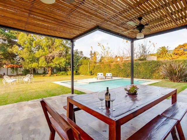 Comfortable home in Pilar for long stays