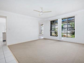 Comfortable Home Two Living Areas