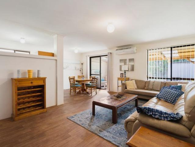 Comfortable home, with spacious backyard in a convenient location