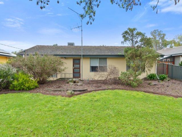 Comfortable Home with Studio and Workshop