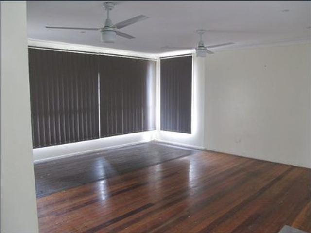 Comfortable home within plenty of storage underneath ideal for the tradie!