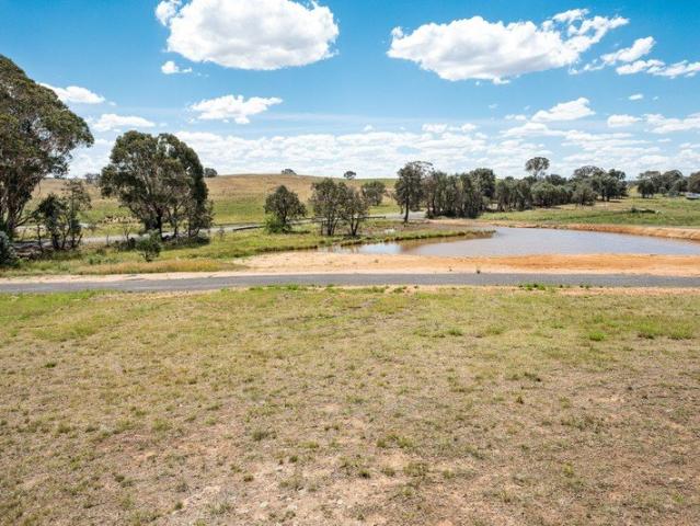 Comfortable Home 20 minutes out on an RU1 Zoned Property with huge Potential