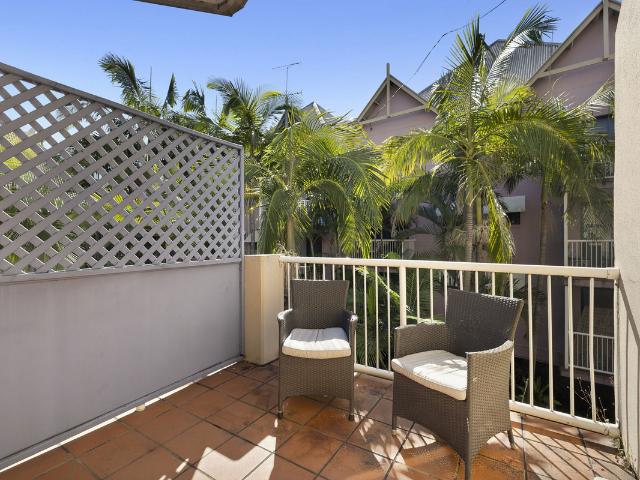 Comfortable Inner city Living With Pool In Complex