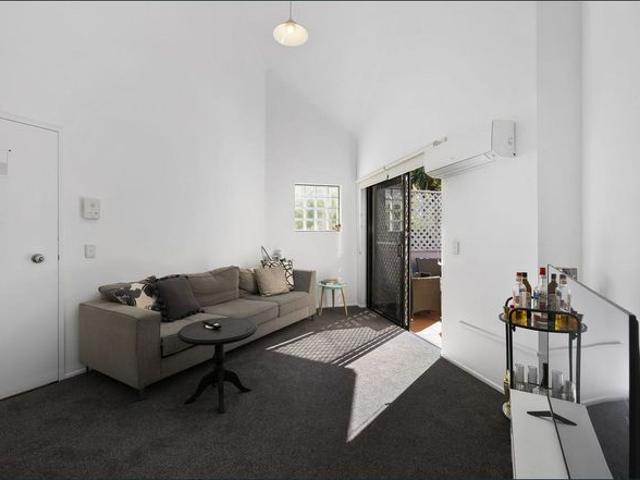 Comfortable Inner City Living with Pool in Complex