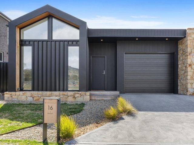 Comfortable Jindabyne Living with Space, Storage & Style