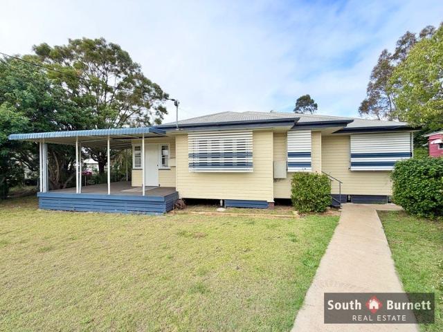 Comfortable Kingaroy Living on Half an Acre!