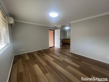 Comfortable Living Great Location
