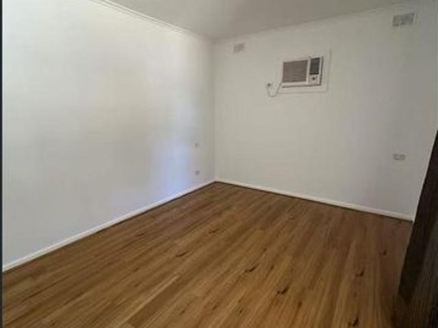 Comfortable Living in a Convenient Mitchell Park Location