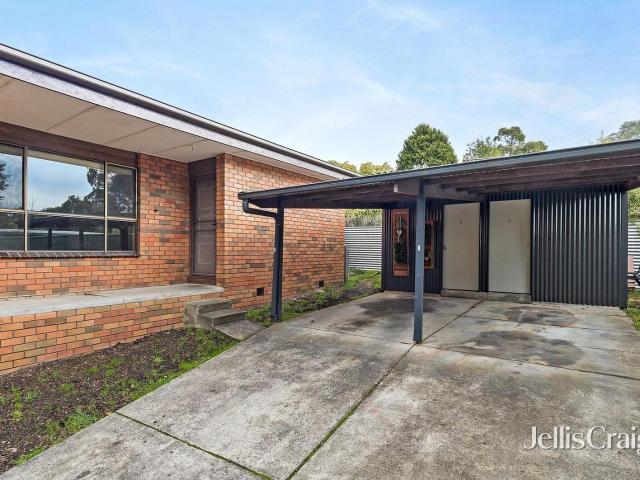 Comfortable Living in a Convenient Mount Clear Location