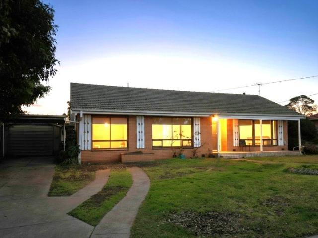 Comfortable living in a convenient North Shore location