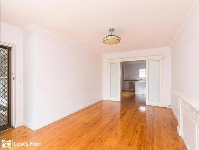 Comfortable Living in a Convenient Glenelg Location