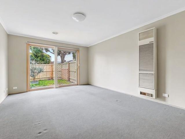 Comfortable Living in a Convenient Hughesdale Location