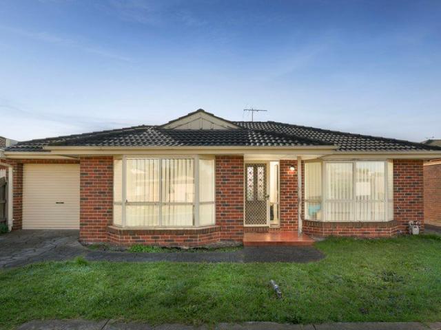 Comfortable Living in a Convenient Hillside Location