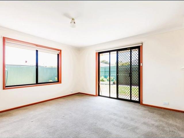 COMFORTABLE LIVING IN A CONVENIENT INNER NORTH LOCATION