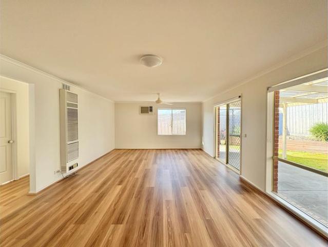 Comfortable Living in a Convenient Leopold Location