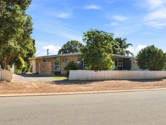 Comfortable Living in a Convenient Location!