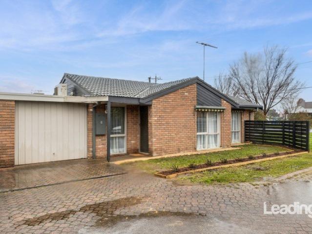 Comfortable Living in a Convenient Sunbury Location