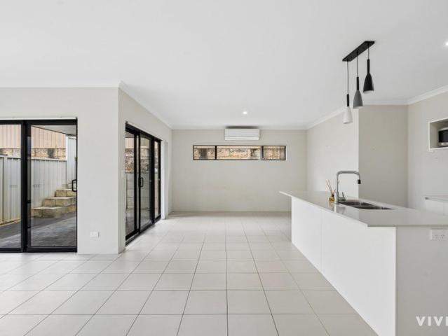 Comfortable Living in a Convenient Sinagra Location!