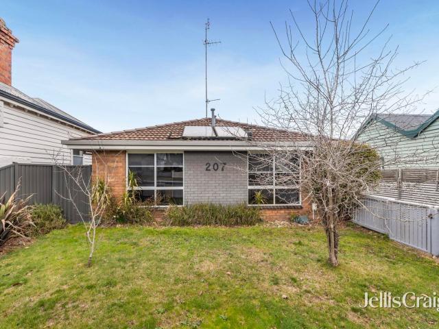 Comfortable Living in a Convenient Soldiers Hill Location