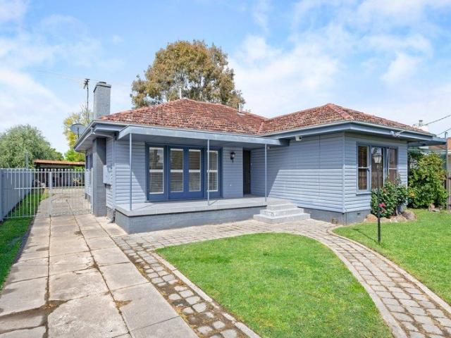 COMFORTABLE LIVING IN A GREAT LOCATION