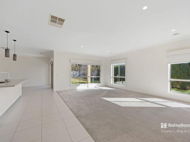 Comfortable Living in a great location!