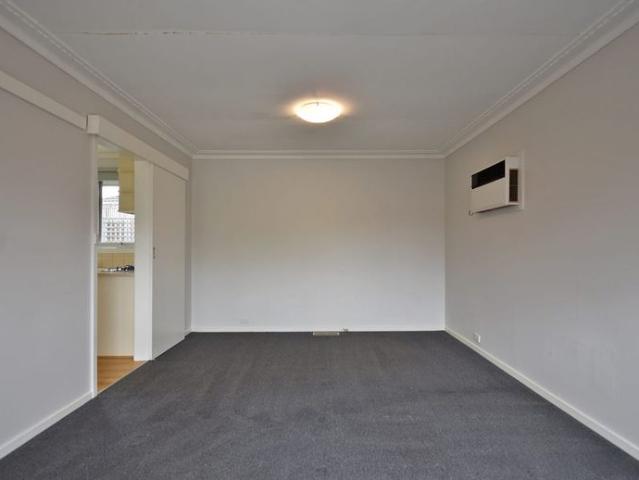 COMFORTABLE LIVING IN A PRIME EAST RINGWOOD LOCATION