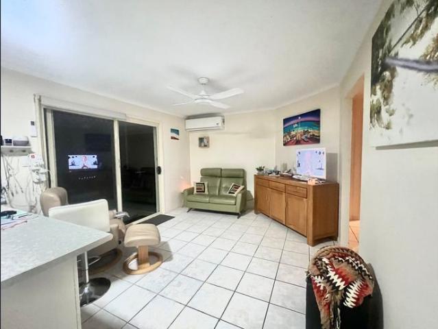 Comfortable Living in a Quiet Tewantin Court