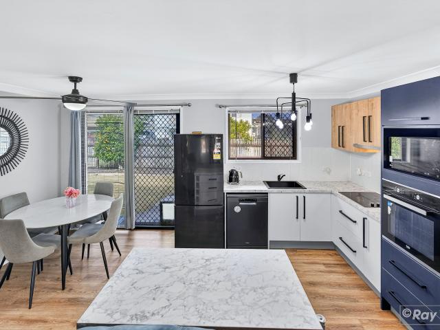 Comfortable Living in a Quiet Parkhurst Location