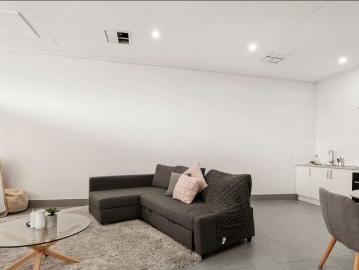 Comfortable Living in great Location