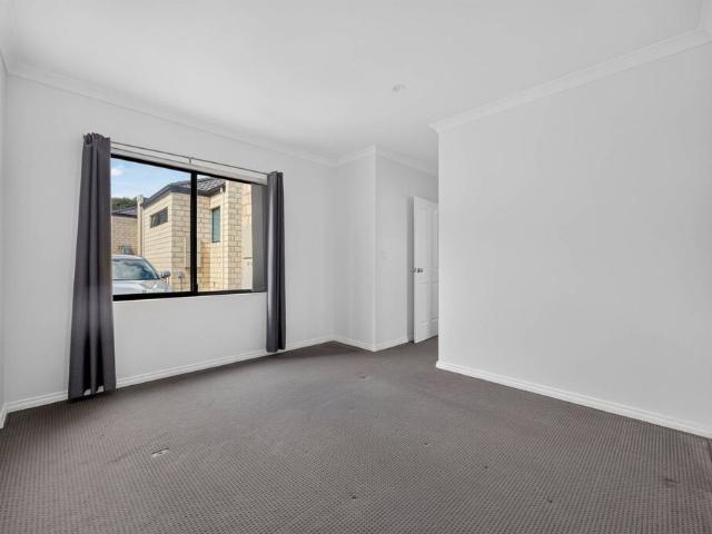 COMFORTABLE LIVING IN NOLLAMARA