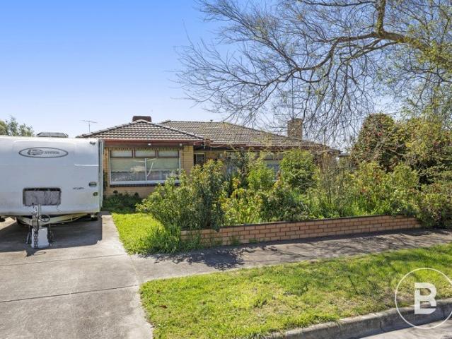 COMFORTABLE LIVING IN SEBASTOPOL