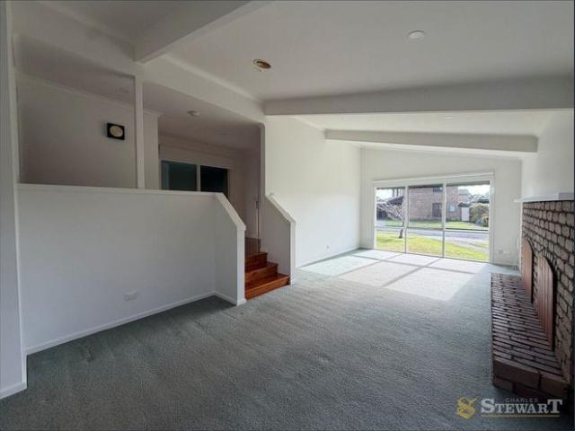 Comfortable Living in Quiet Location!