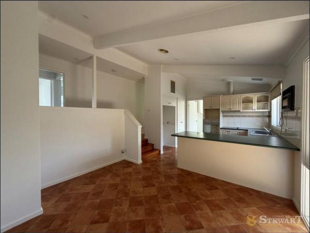 Comfortable Living in Quiet Location!