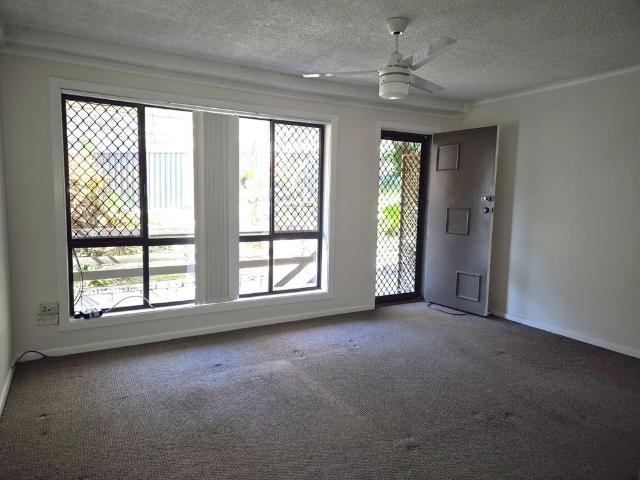 Comfortable Living in the Heart of Burleigh!