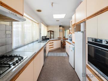 Comfortable Living in the heart of Deer Park