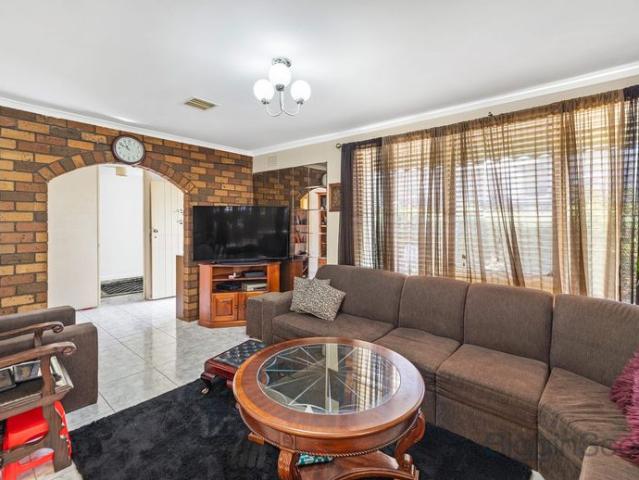 Comfortable Living in the heart of Deer Park
