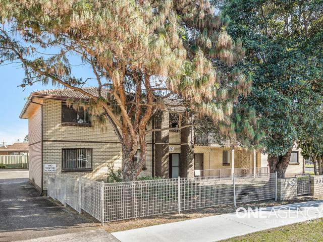 COMFORTABLE LIVING IN THE HEART OF LAKE ILLAWARRA