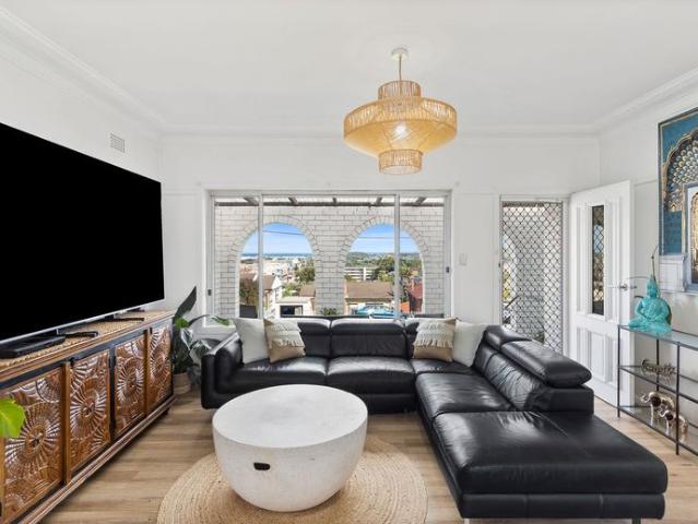 COMFORTABLE LIVING IN THE HEART OF WARRAWONG