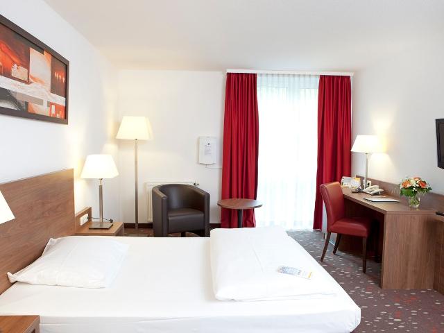 Comfortable living in the hotel, Erlangen Amsterdam Apartments for Rent
